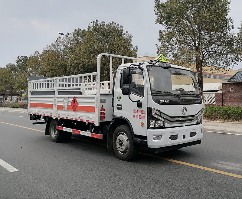 權(quán)駿牌JJJ5125TQP型氣瓶運(yùn)輸車(chē)